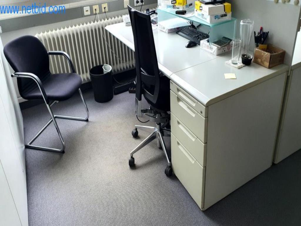 Stroje na výrobu obývacího nábytku-2