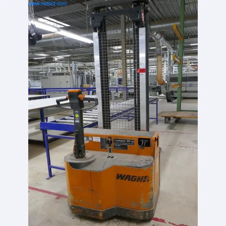 Máquinas para a produção de mobiliário para salas de estar-2