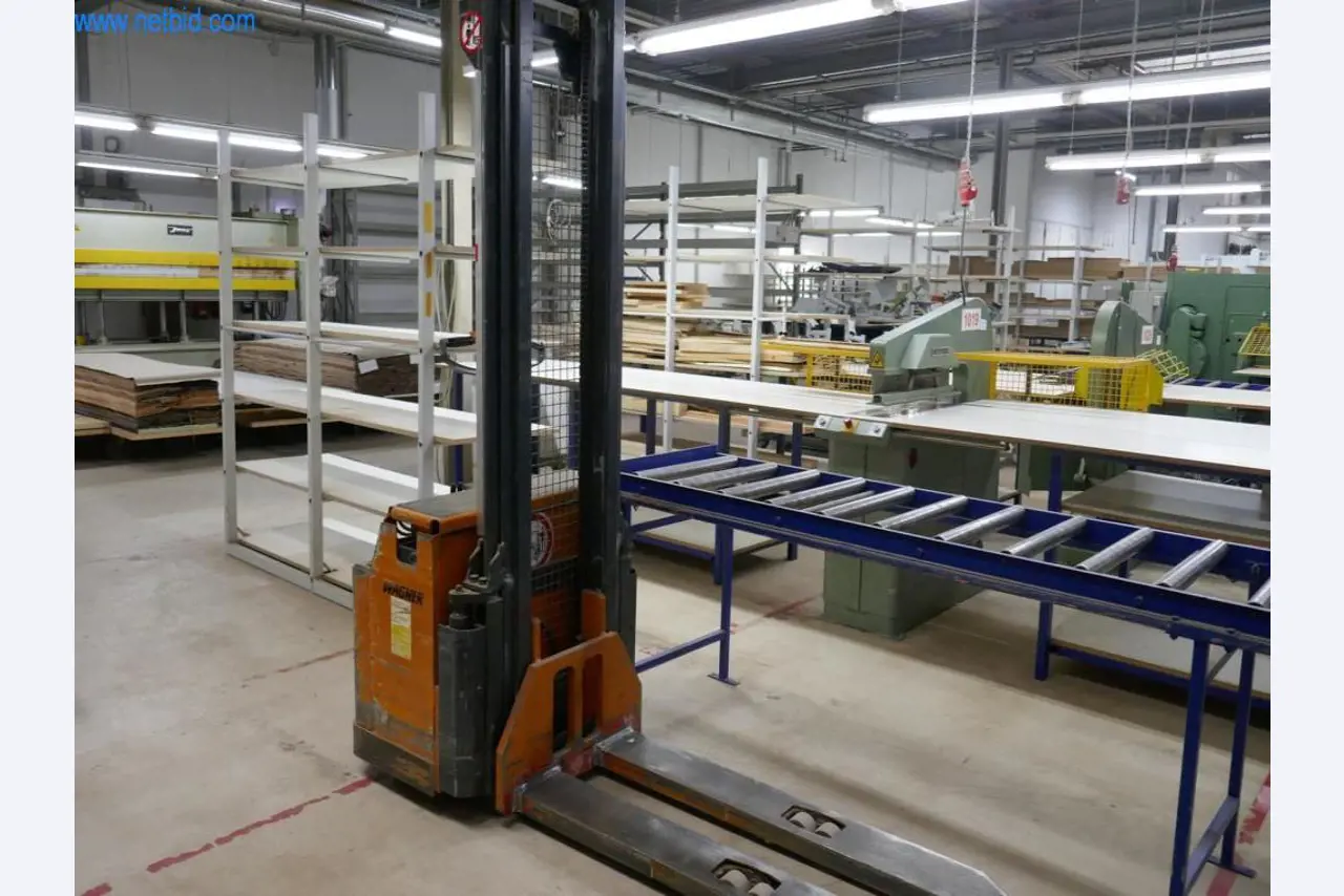 Máquinas para a produção de mobiliário para salas de estar-3