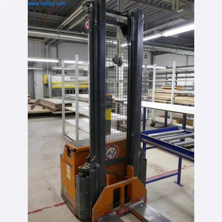 Máquinas para a produção de mobiliário para salas de estar-4