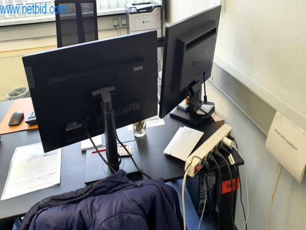 Stroje na výrobu obývacího nábytku-2