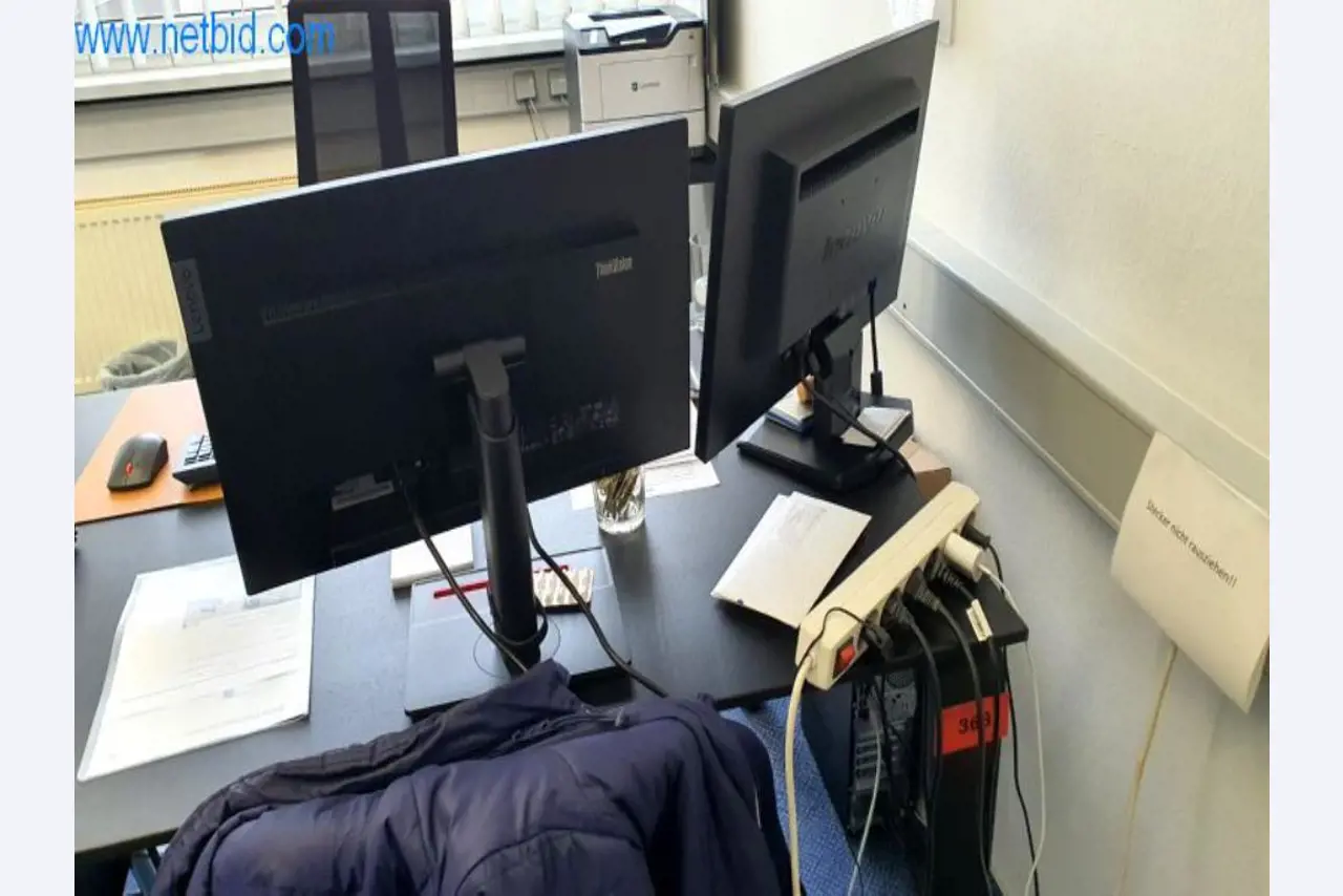 Stroje na výrobu obývacího nábytku-2