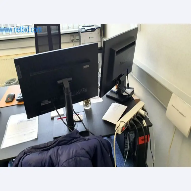 Stroje na výrobu obývacího nábytku-2