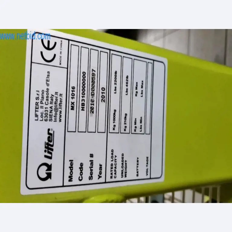 Máquinas para a produção de mobiliário para salas de estar-2