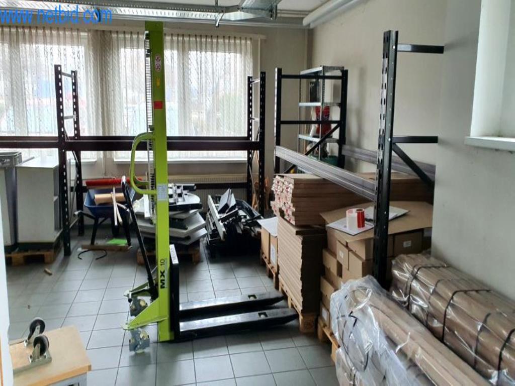 Stroje na výrobu obývacího nábytku-3