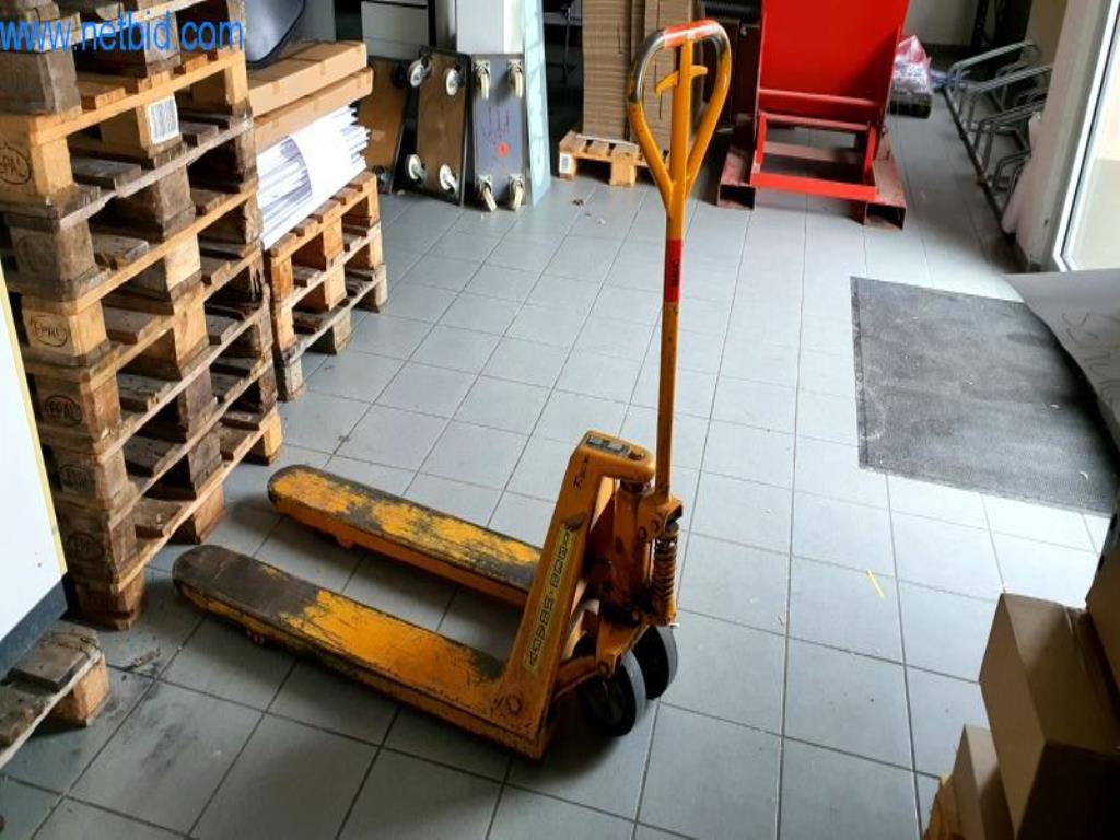 Stroje na výrobu obývacího nábytku-1