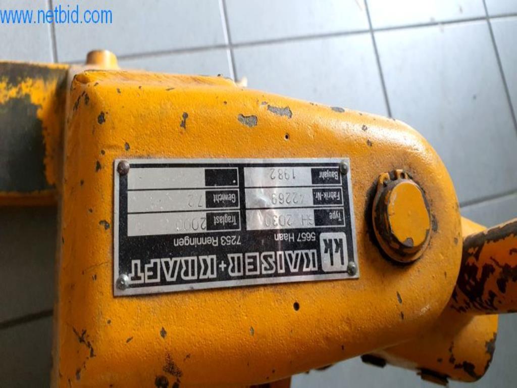 Stroje na výrobu obývacího nábytku-2