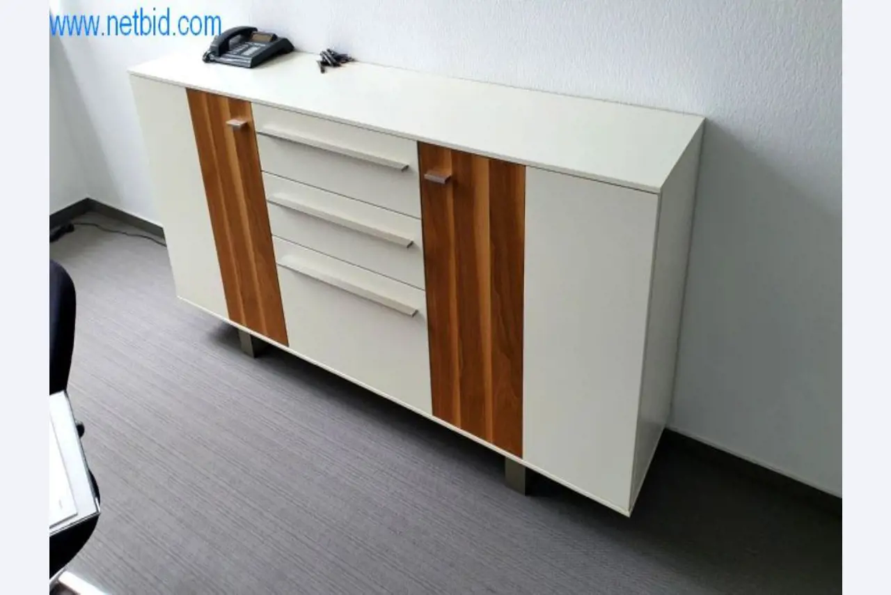 Stroje na výrobu obývacího nábytku-3