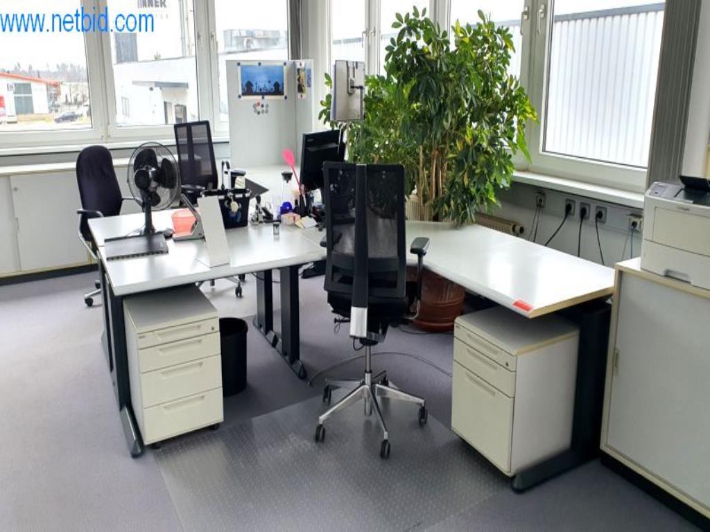 Stroje na výrobu obývacího nábytku-2