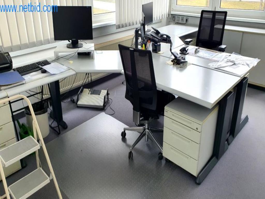 Stroje na výrobu obývacího nábytku-3