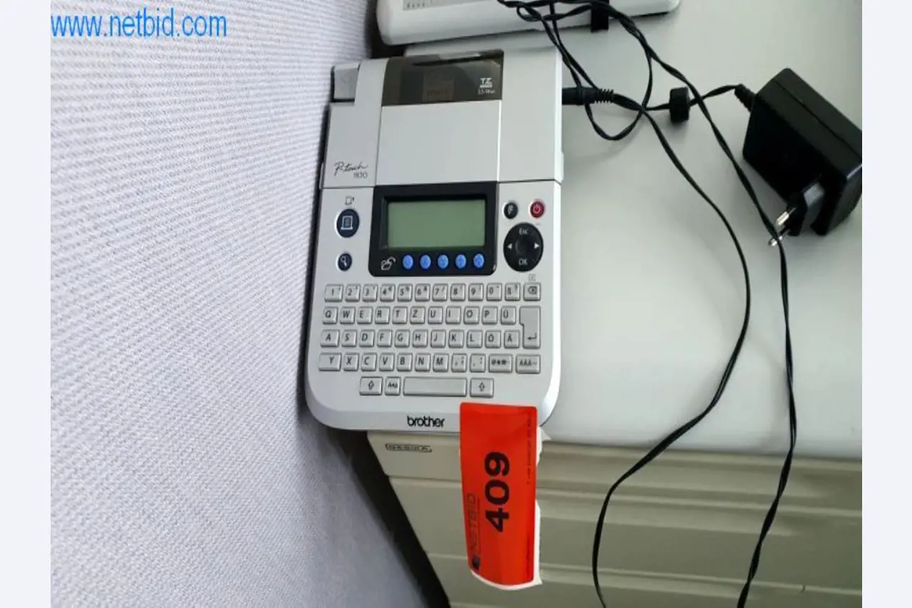 Stroje na výrobu obývacího nábytku-1