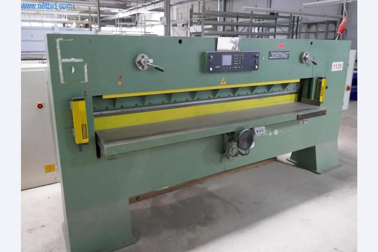 Máquinas para a produção de mobiliário para salas de estar-1