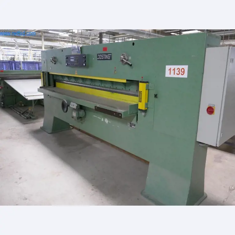 Máquinas para a produção de mobiliário para salas de estar-2