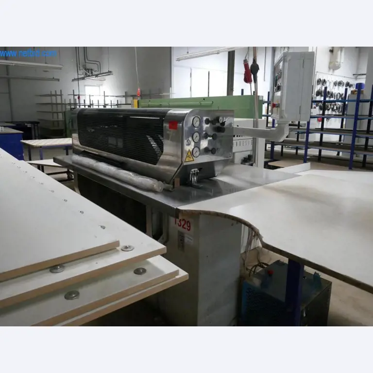 Máquinas para a produção de mobiliário para salas de estar-2