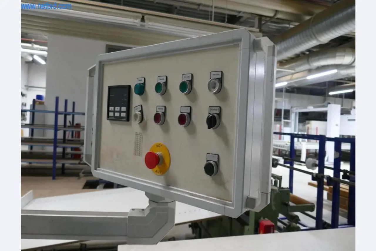 Máquinas para a produção de mobiliário para salas de estar-2