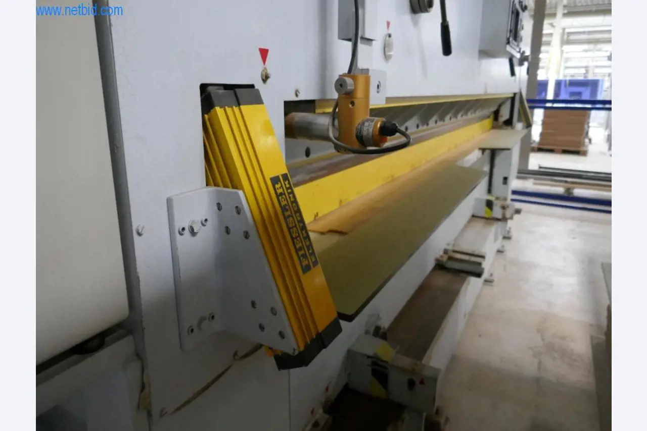 Máquinas para a produção de mobiliário para salas de estar-7