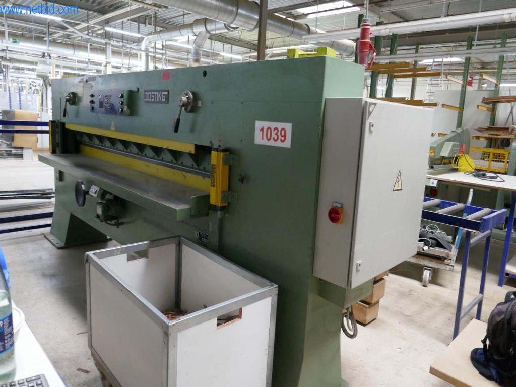 Machines pour la fabrication de meubles d'intérieur-1