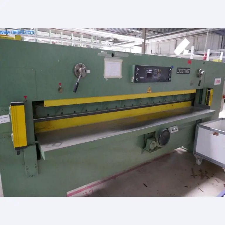 Máquinas para a produção de mobiliário para salas de estar-3