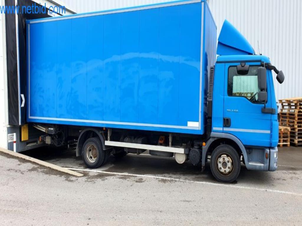 Máquinas para a produção de mobiliário para salas de estar-13