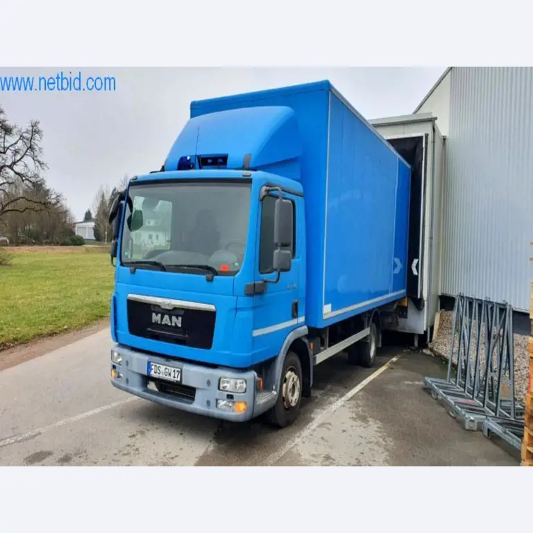 Máquinas para a produção de mobiliário para salas de estar-1