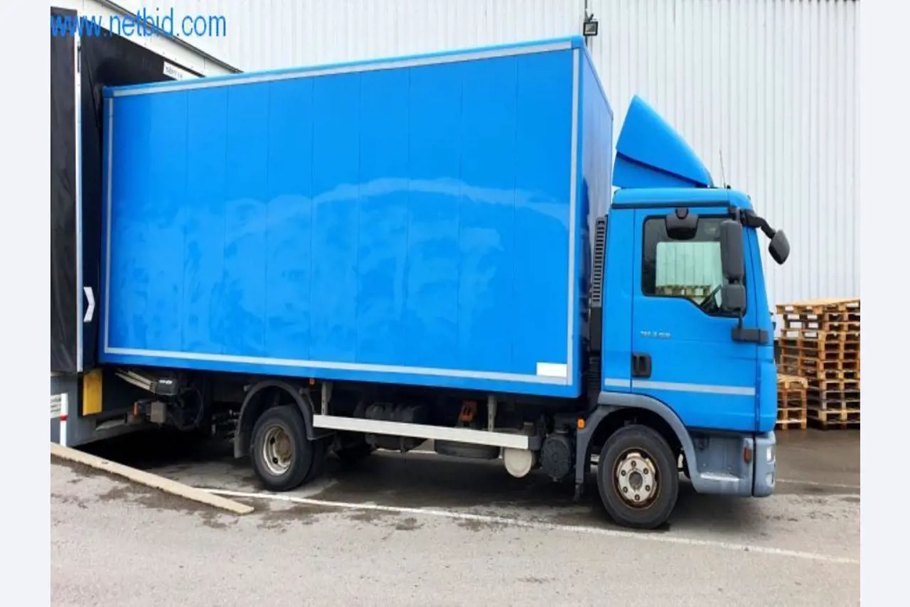 Máquinas para a produção de mobiliário para salas de estar-37