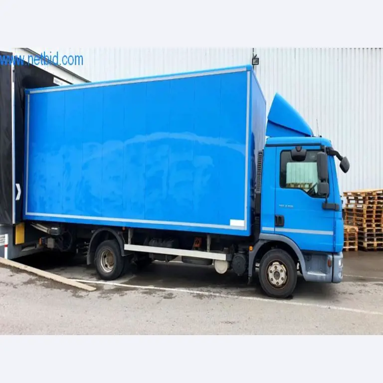 Máquinas para a produção de mobiliário para salas de estar-37