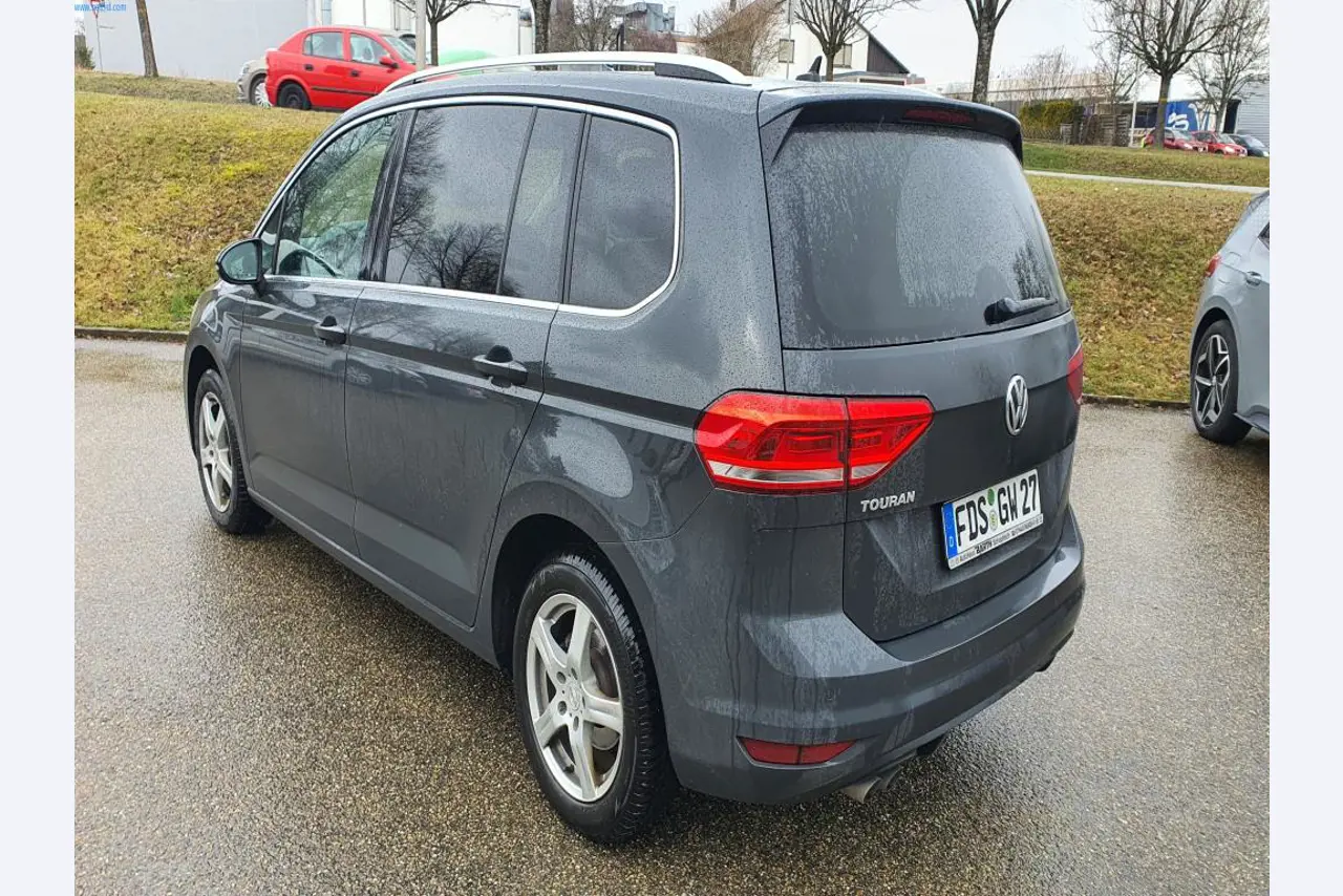 Máquinas para a produção de mobiliário para salas de estar-2