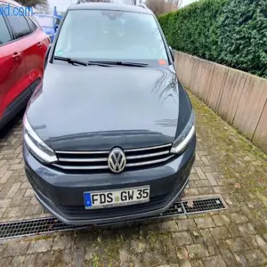 Samochód VW Touran 2,0 TDi