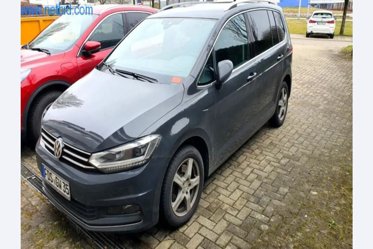 Máquinas para a produção de mobiliário para salas de estar-2