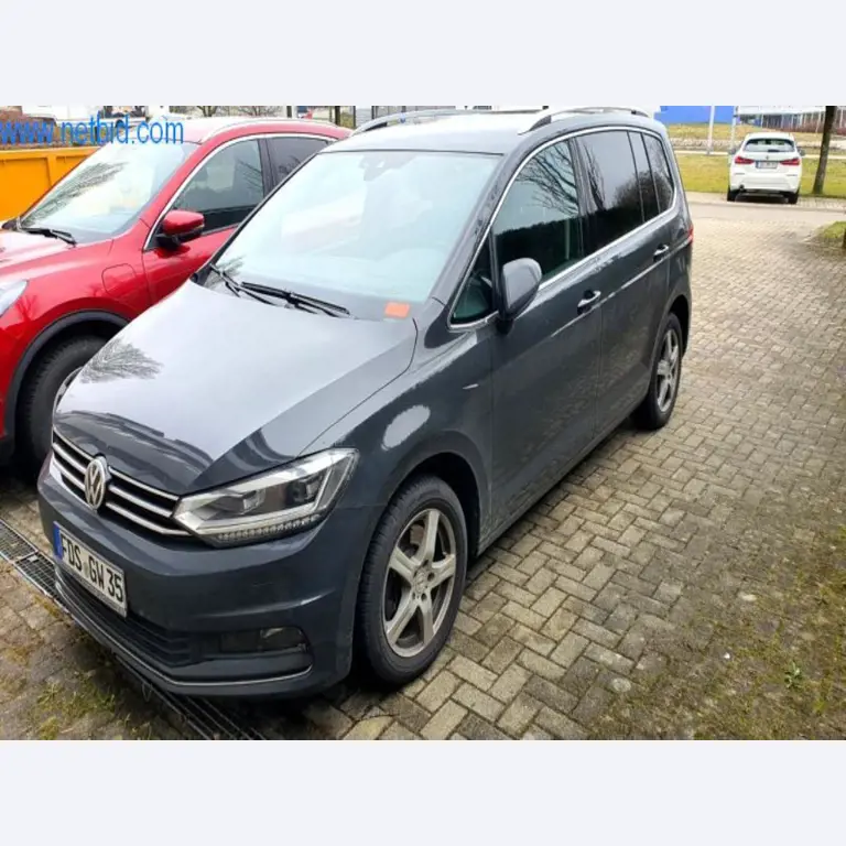 Máquinas para a produção de mobiliário para salas de estar-2