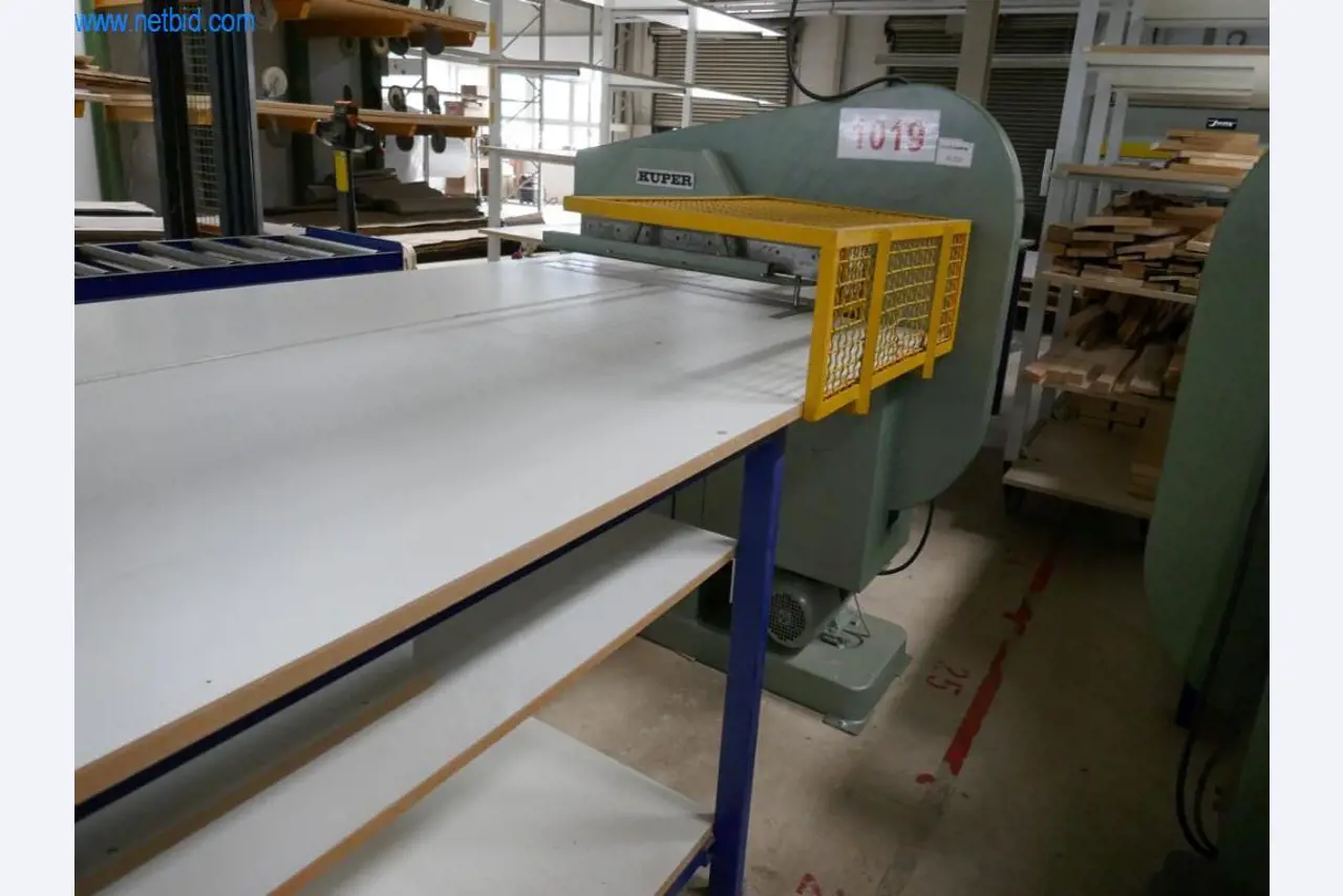 Machines voor de productie van woonkamermeubels-1