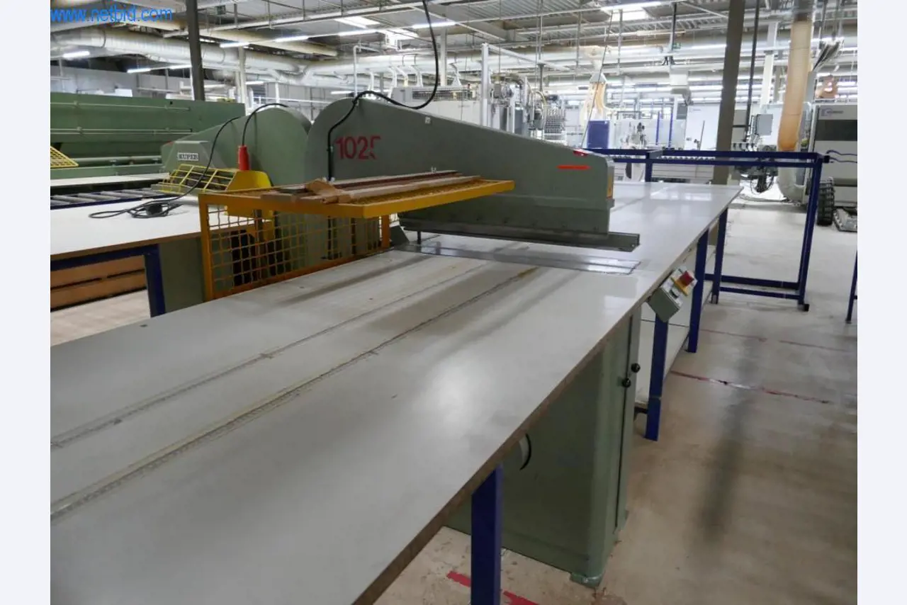 Machines voor de productie van woonkamermeubels-3