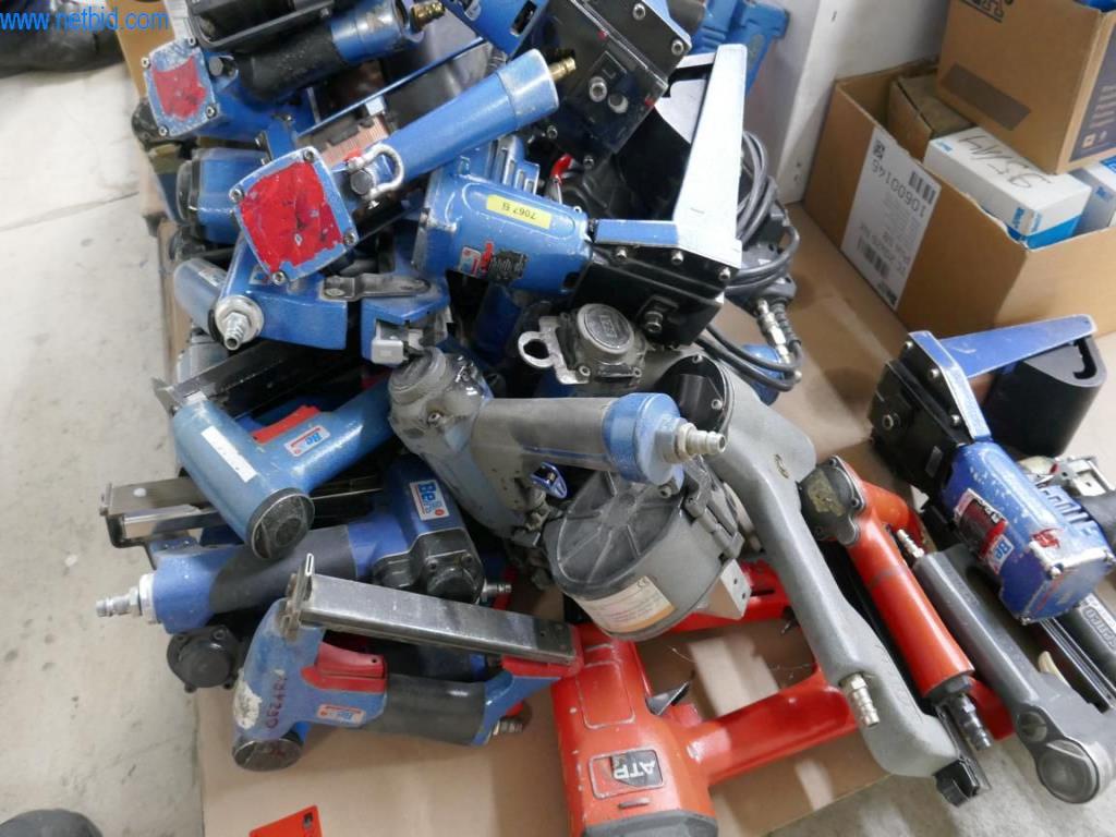 Maschinen zur Herstellung von Wohnraummöbeln-4