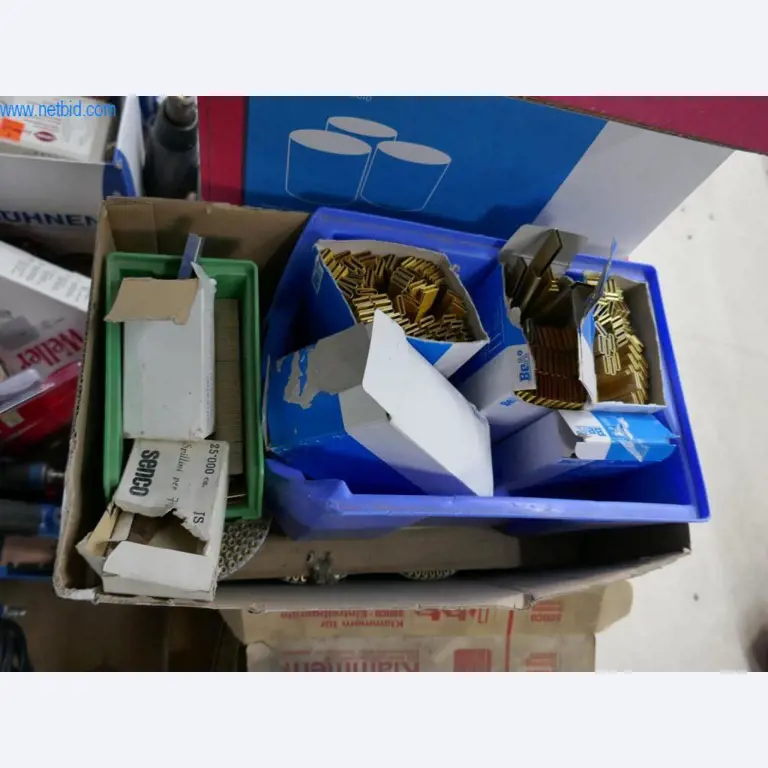 Maschinen zur Herstellung von Wohnraummöbeln-5