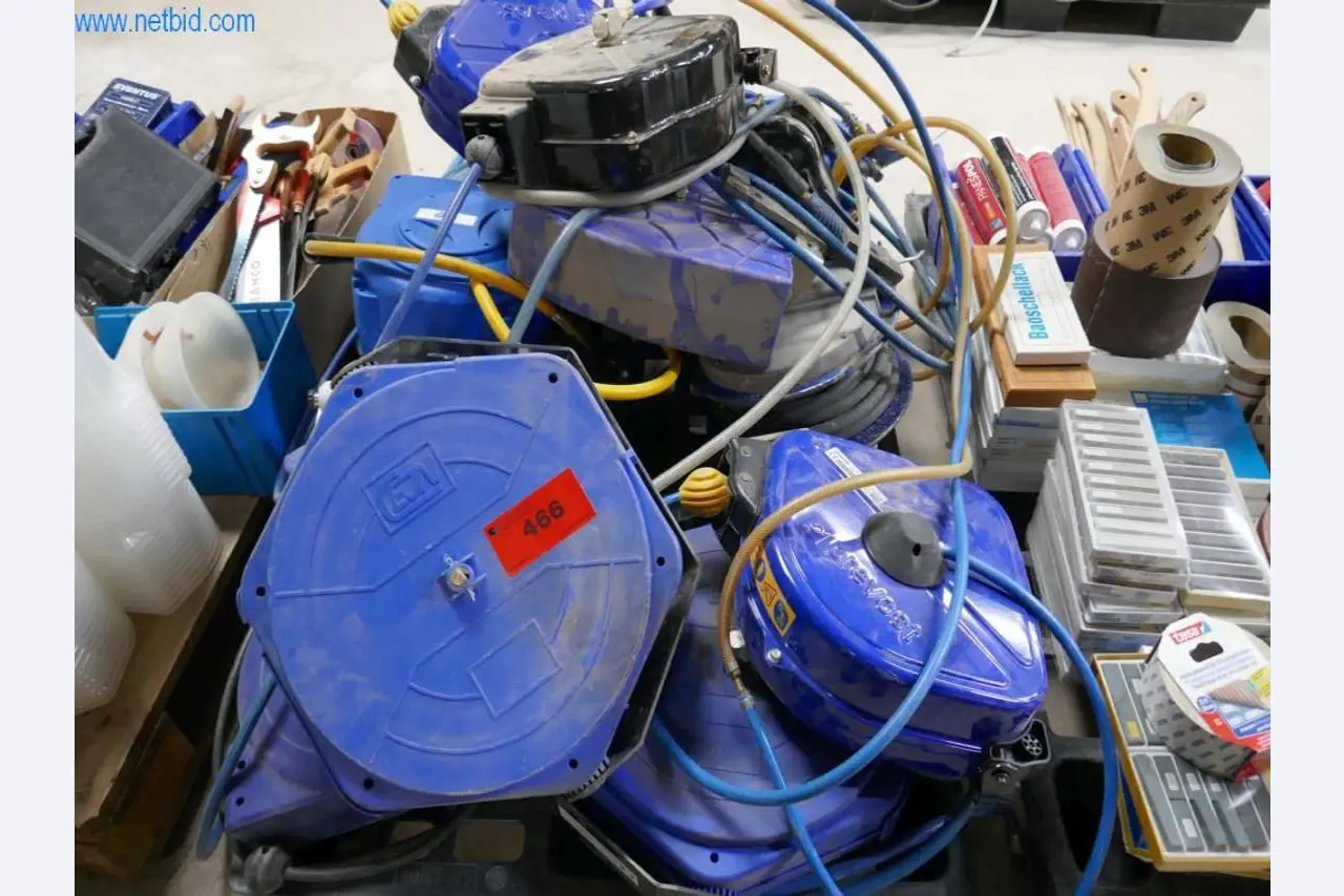 Maschinen zur Herstellung von Wohnraummöbeln-3