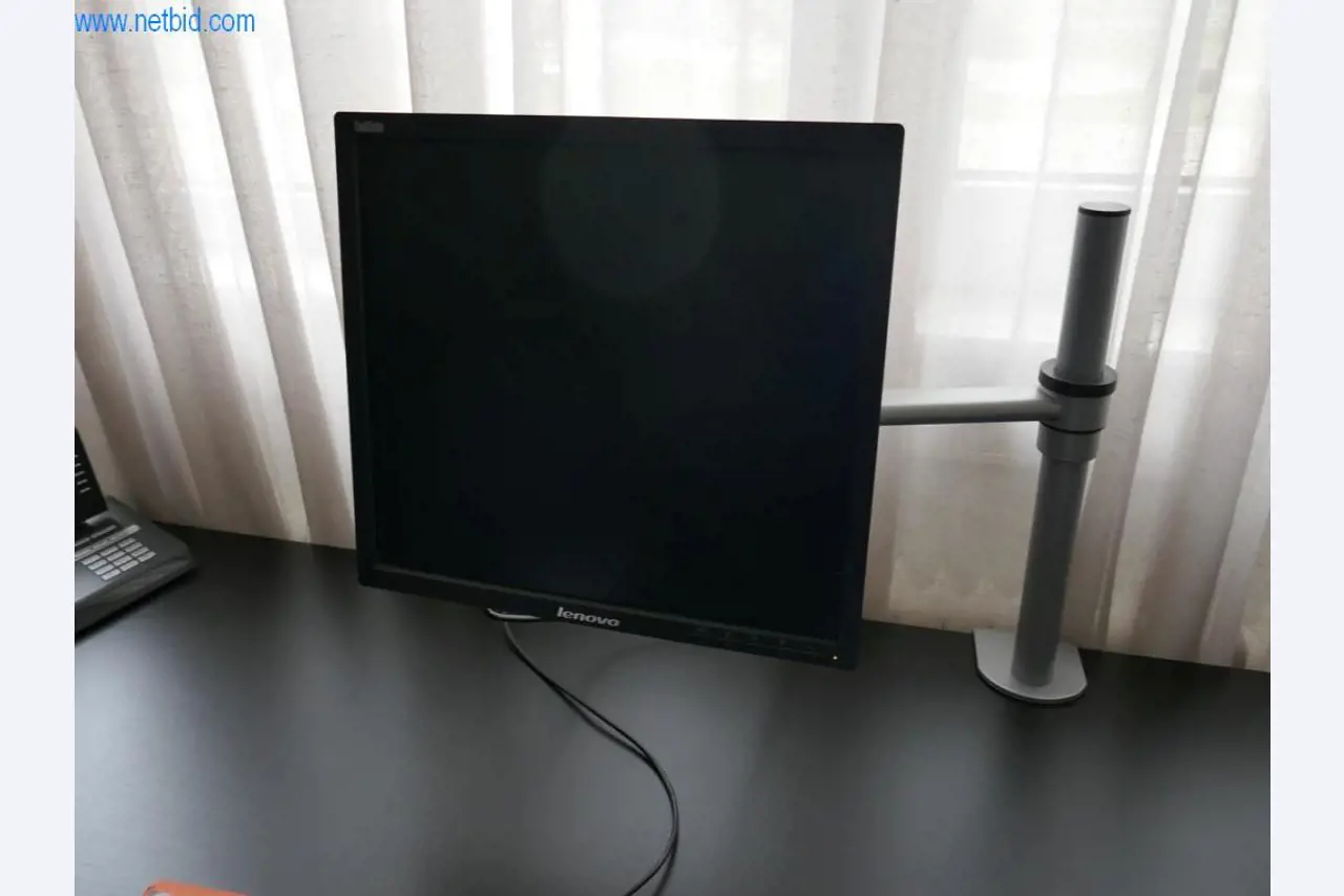 Stroje na výrobu obývacího nábytku-3