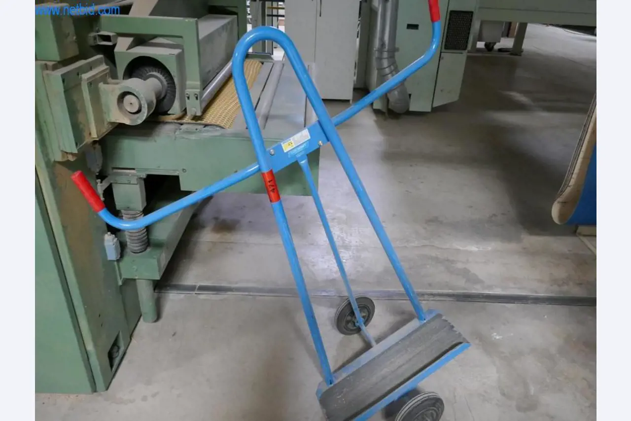 Maschinen zur Herstellung von Wohnraummöbeln-3