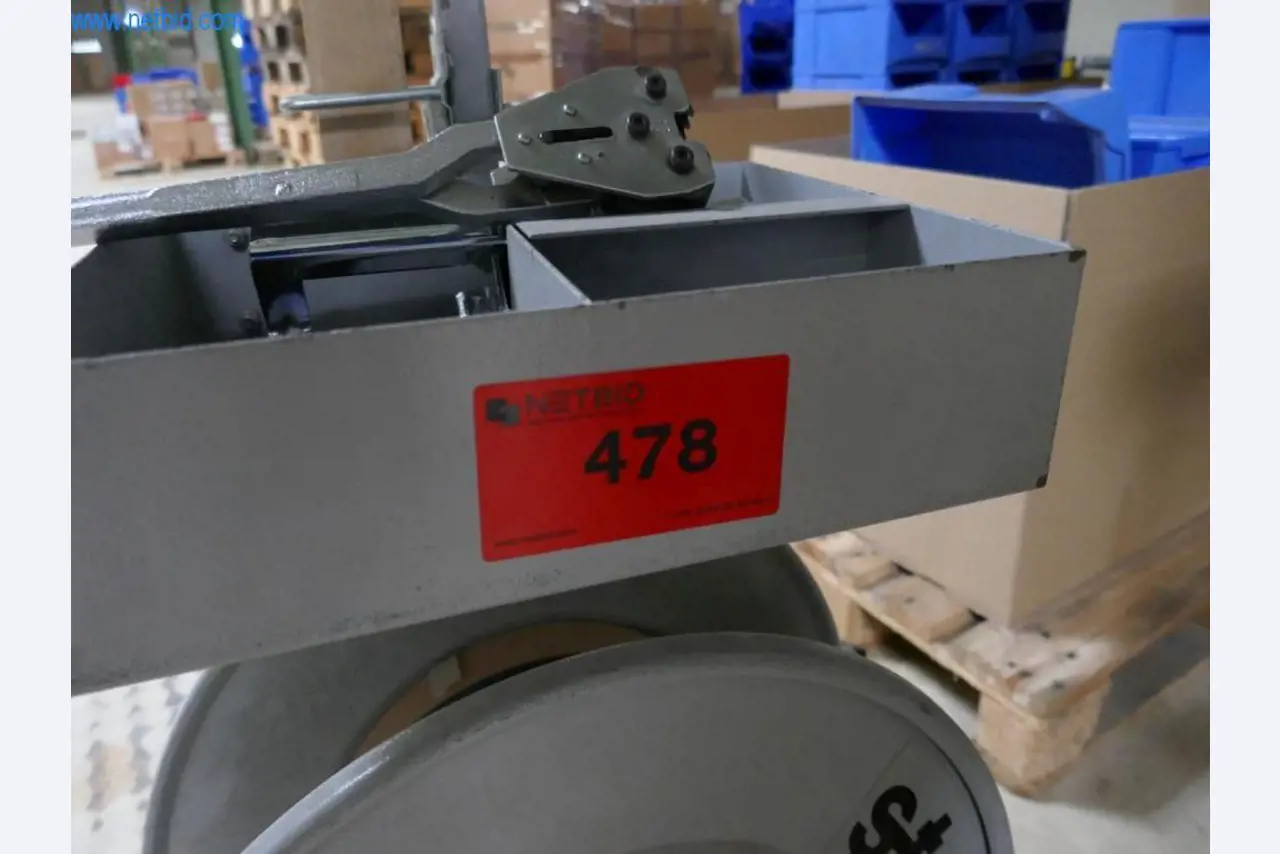 Stroje na výrobu obývacího nábytku-2