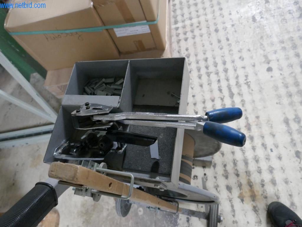 Stroje na výrobu obývacího nábytku-3