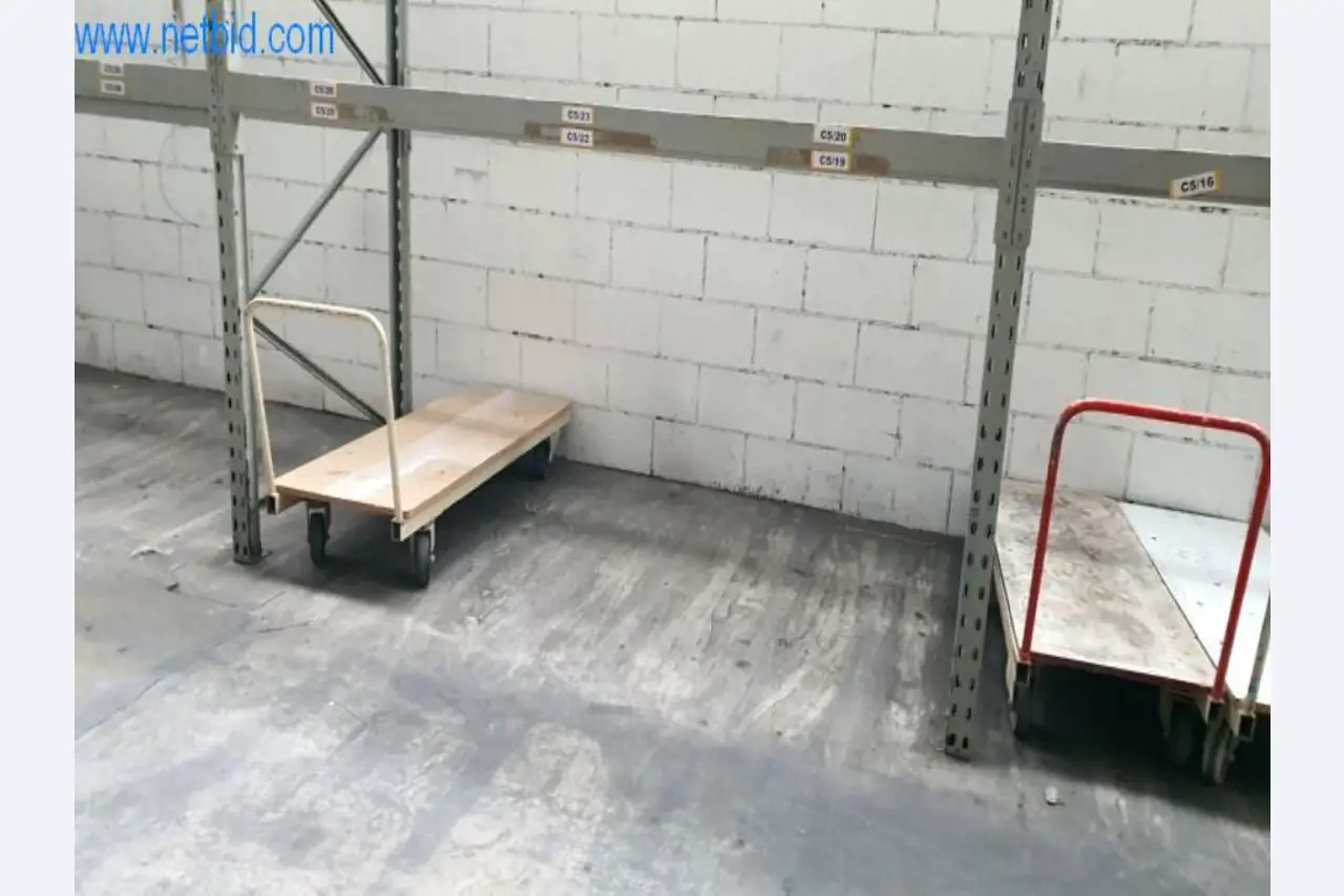 Stroje na výrobu obývacího nábytku-4