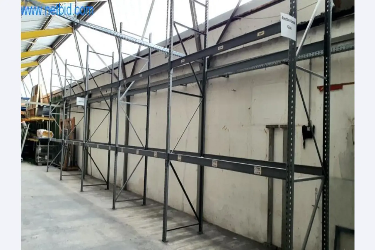 Stroje na výrobu obývacího nábytku-6