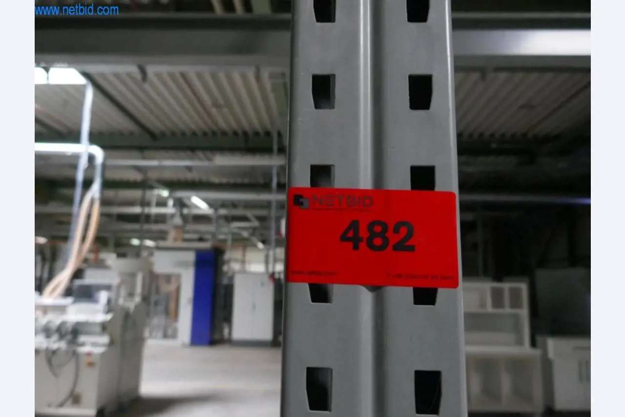 Stroje na výrobu obývacího nábytku-3