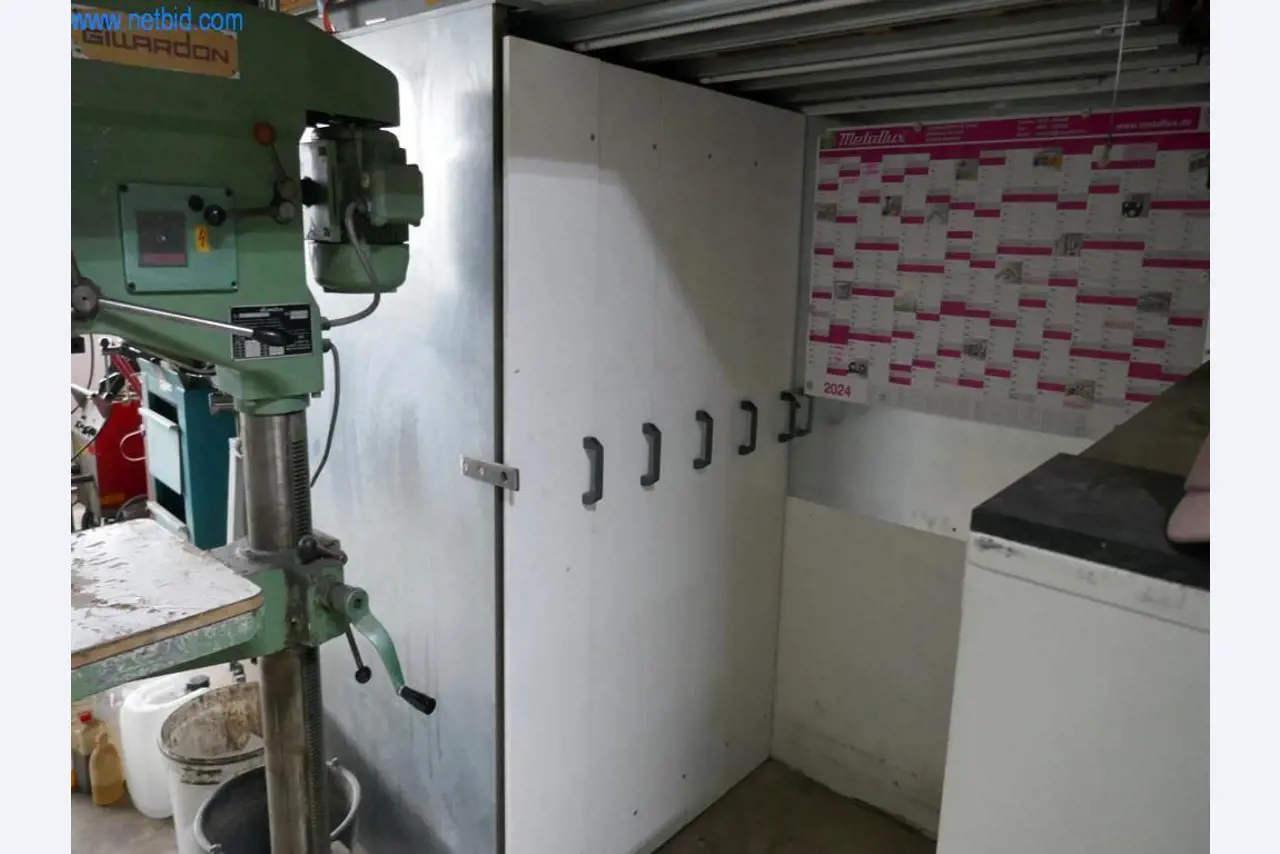 Máquinas para a produção de mobiliário para salas de estar-2