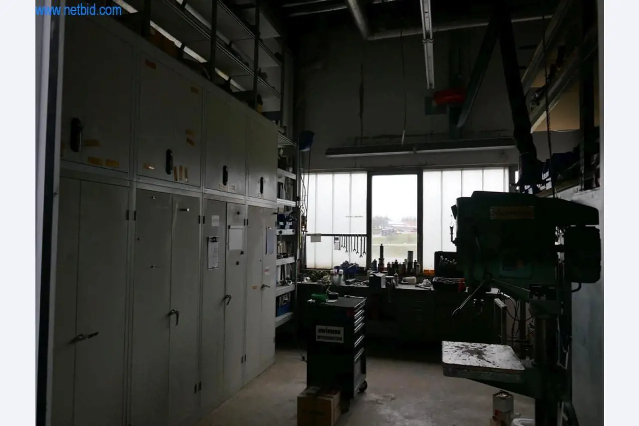 Máquinas para a produção de mobiliário para salas de estar-3