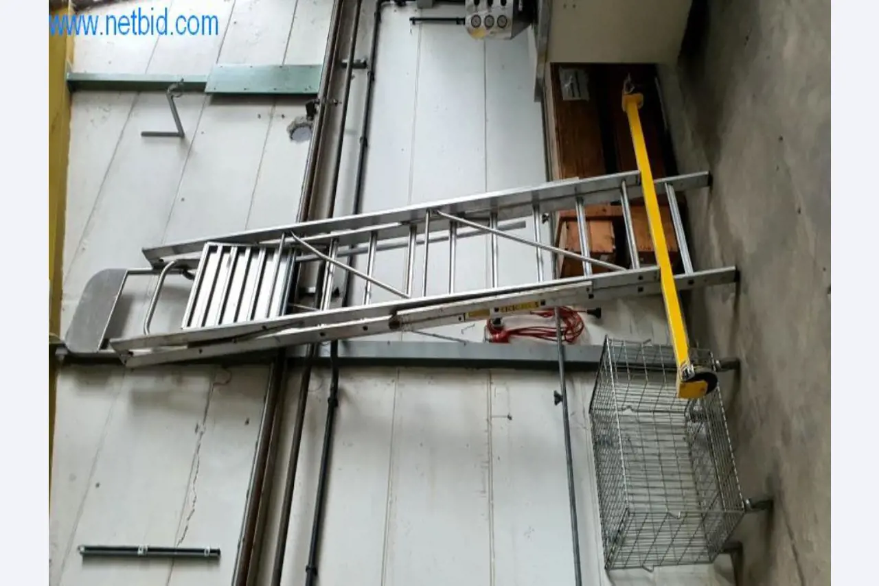 Stroje na výrobu obývacího nábytku-1