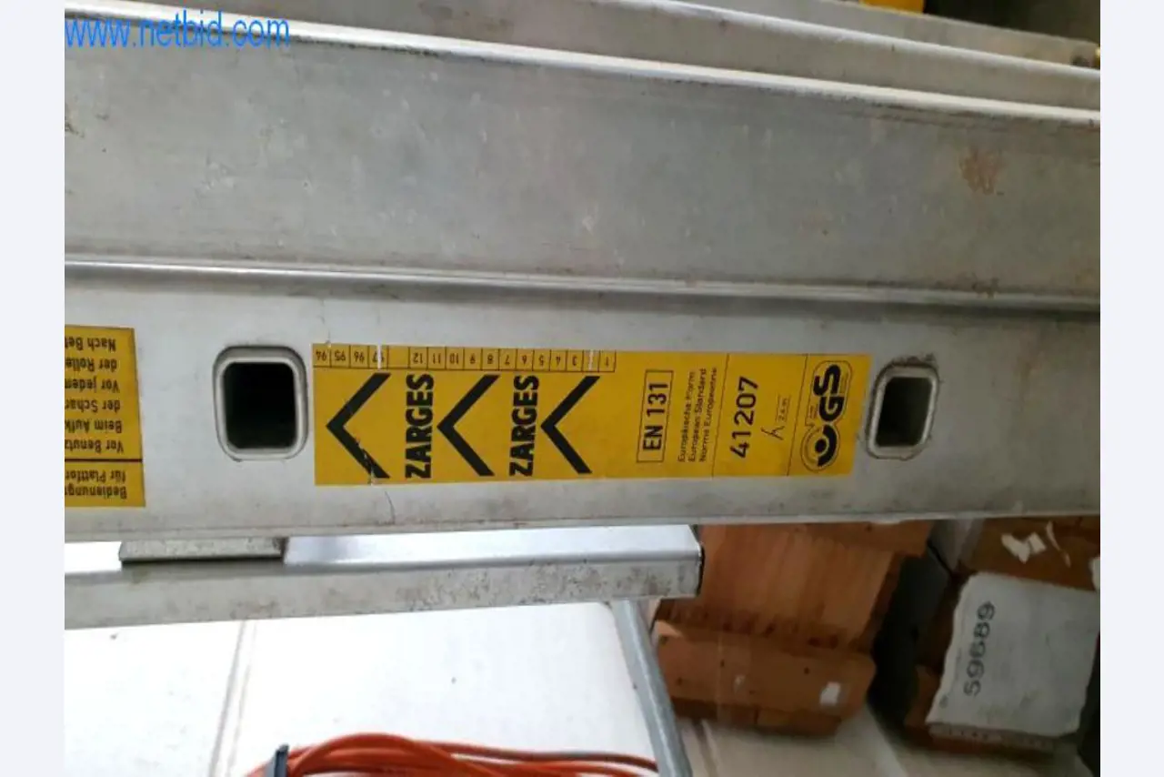 Stroje na výrobu obývacího nábytku-2