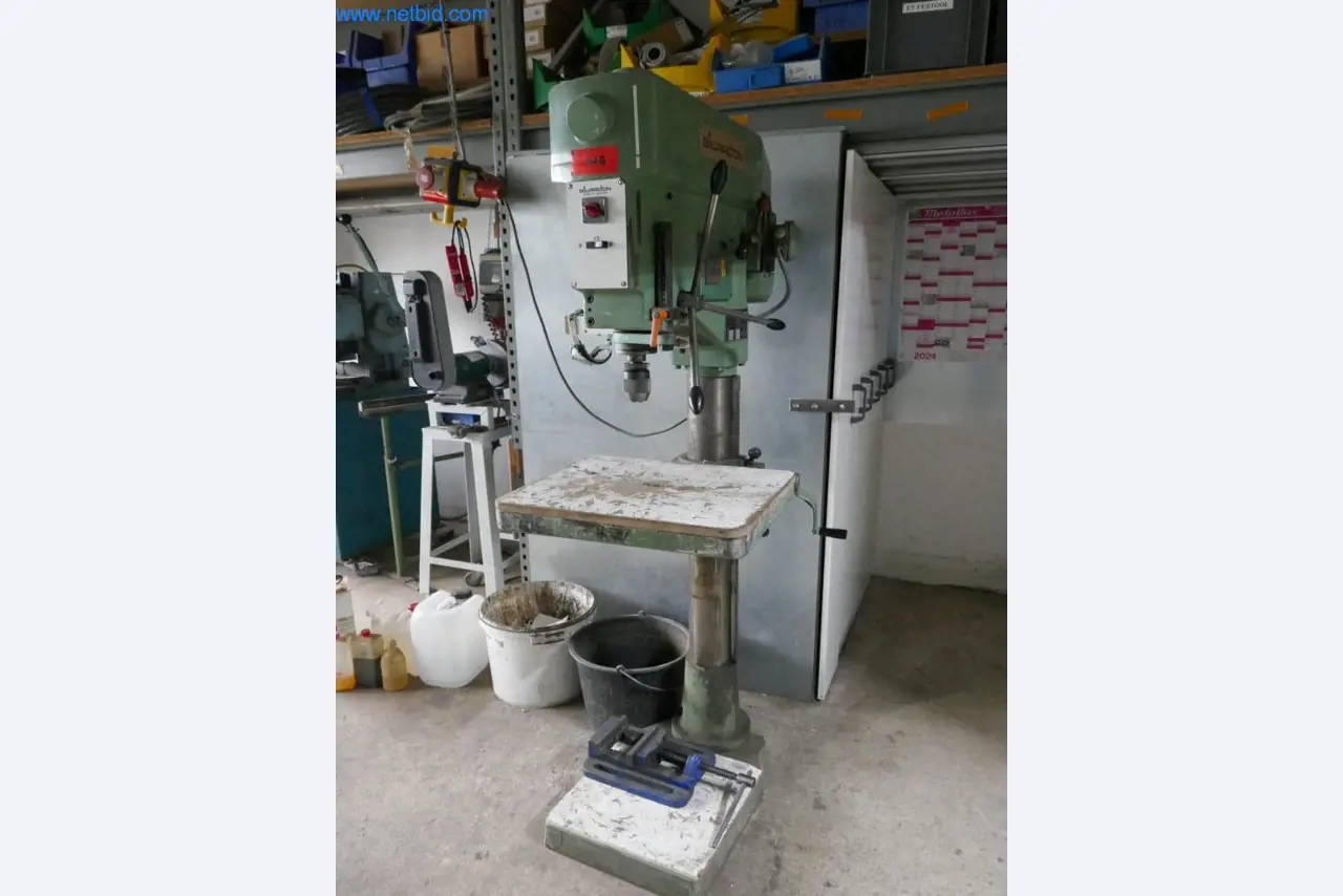 Máquinas para a produção de mobiliário para salas de estar-1