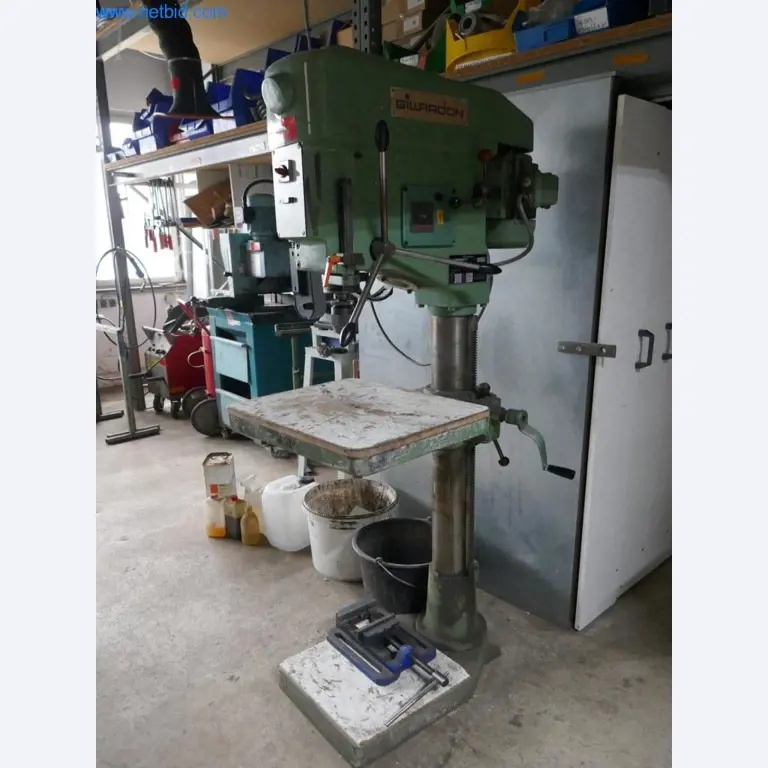 Máquinas para a produção de mobiliário para salas de estar-2