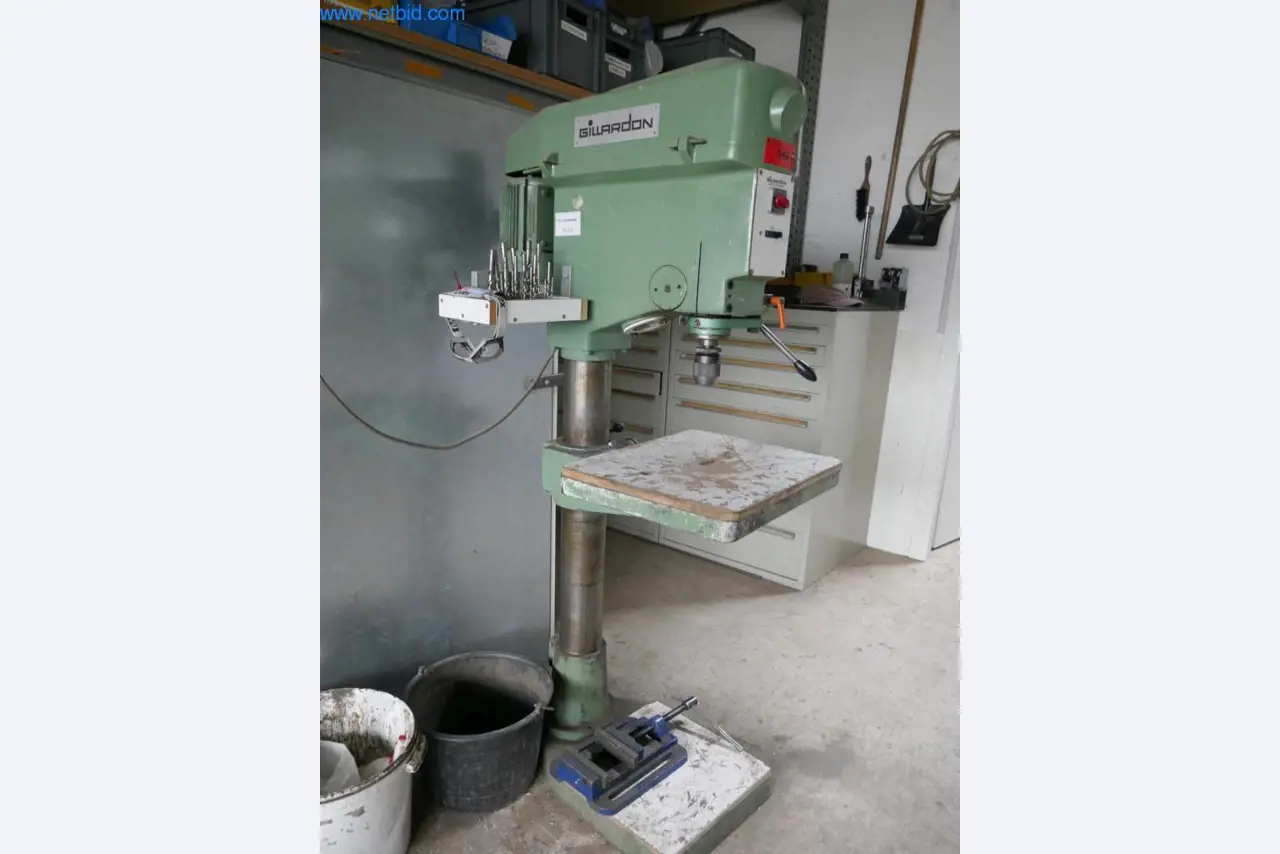 Máquinas para a produção de mobiliário para salas de estar-4