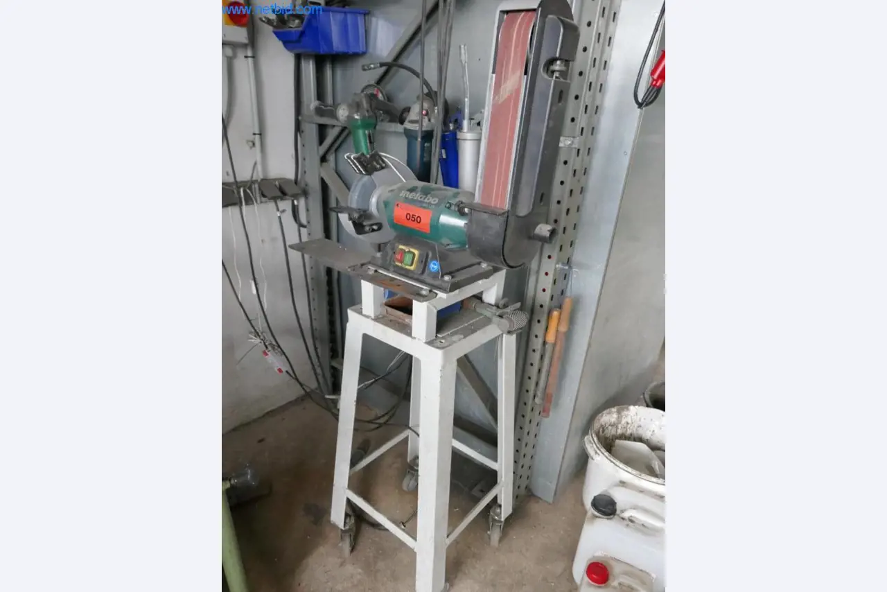 Maschinen zur Herstellung von Wohnraummöbeln-2